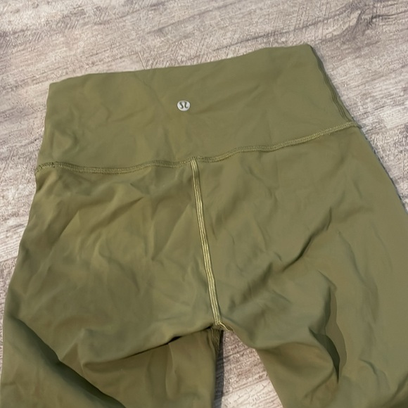 Lululemon Wunder Train Leggings - Picture 3 of 6